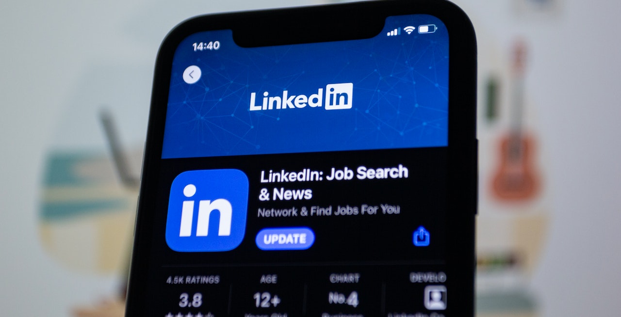 Milenial Harus Tahu! Inilah 6 Manfaat LinkedIn yang Bisa Bantu Tingkatkan Kariermu 