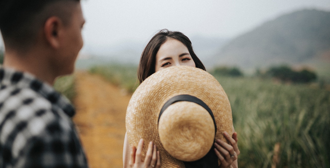 Beneran Introvert atau Pemalu? Jangan Salah Kaprah! Kenali Perbedaannya 